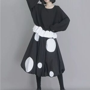 Black and White Polka Dot Knee-Length Skirt
